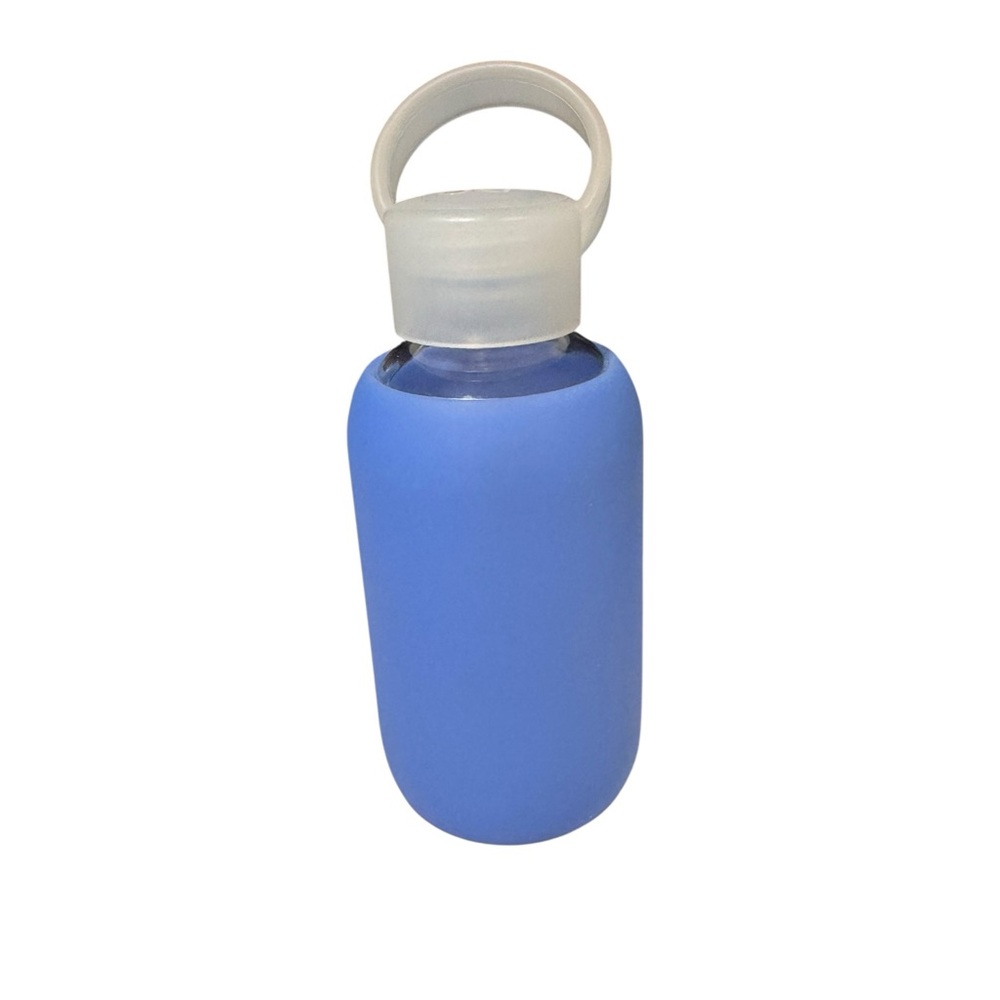 Very collectible\rare bkr bottle - Blue silicone sleeve with Pink Heart Design. - Picture 3 of 4